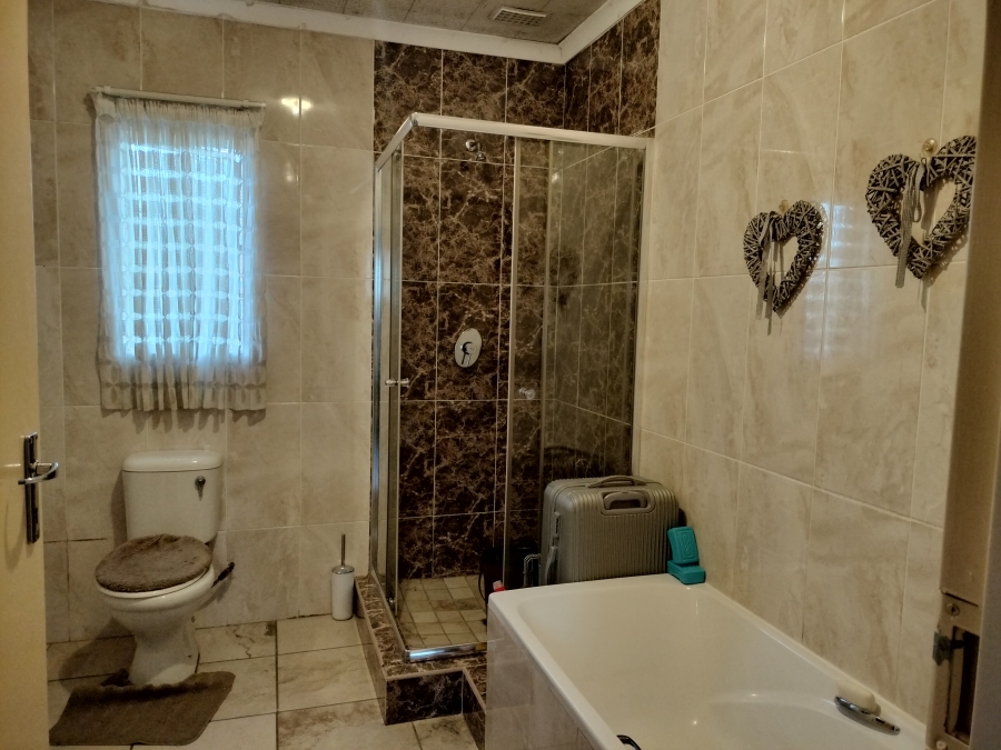 To Let 3 Bedroom Property for Rent in Waterval East North West